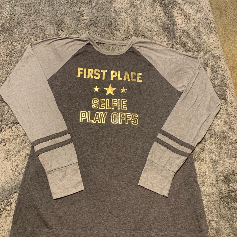 Atletic top with an open back